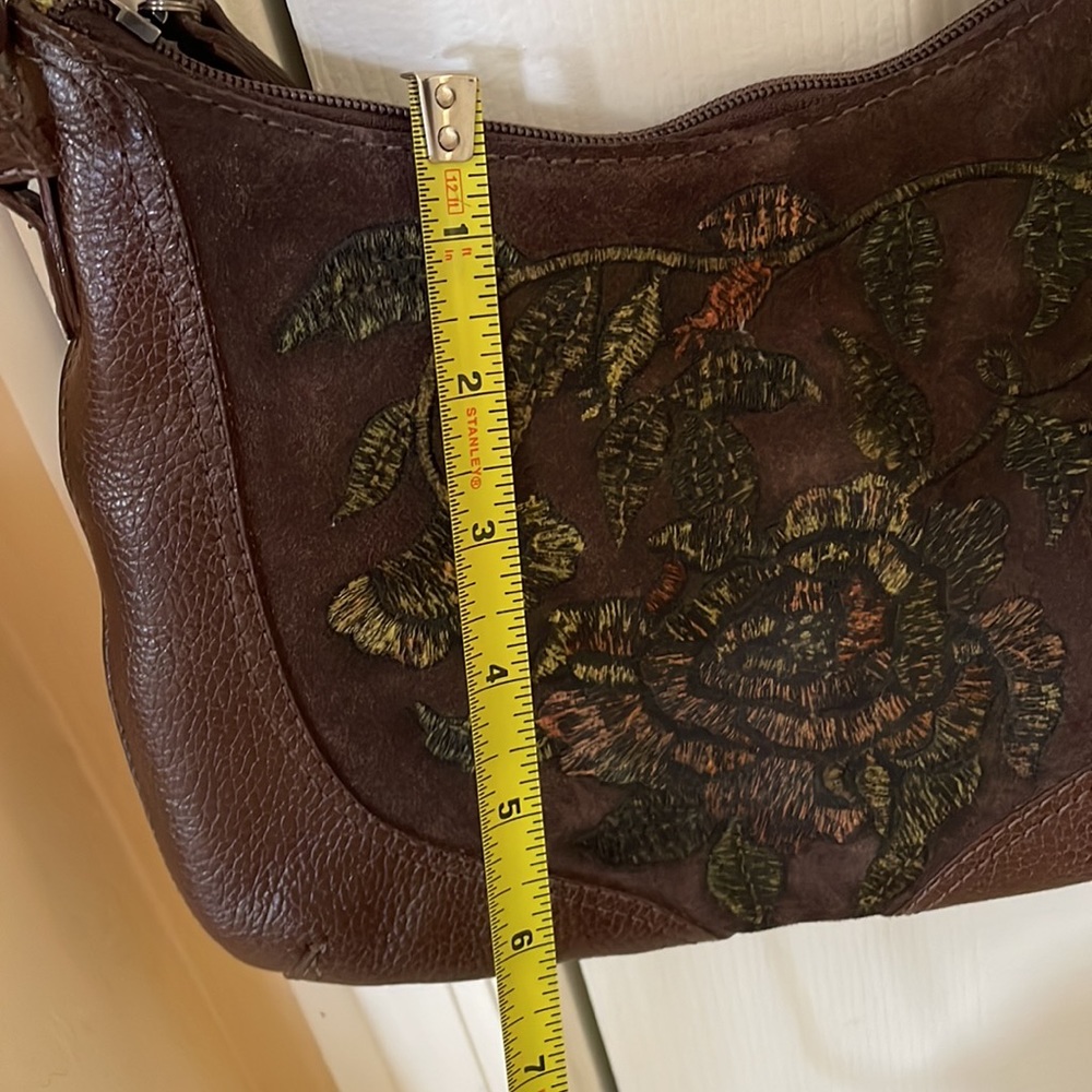 Sharif Studio Crossbody - Picture 6 of 9
